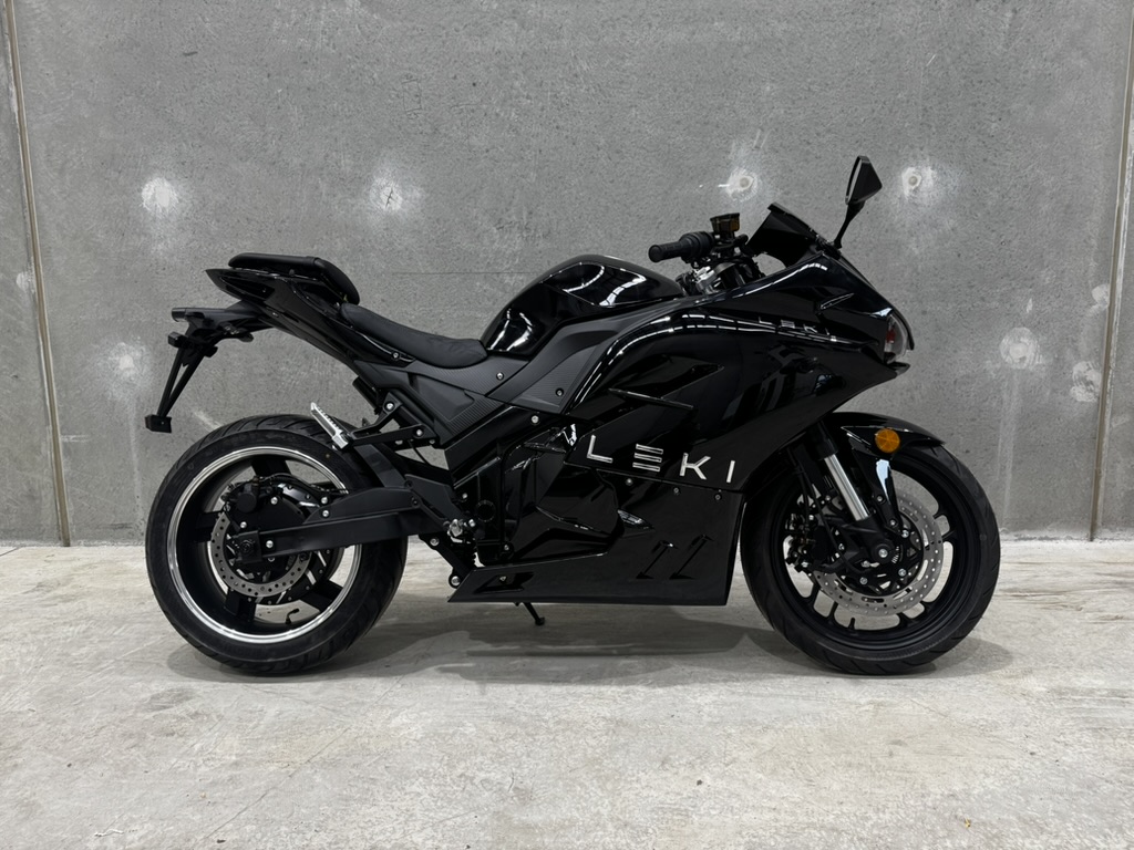 LEKI E1 — full side profile, alternate angle